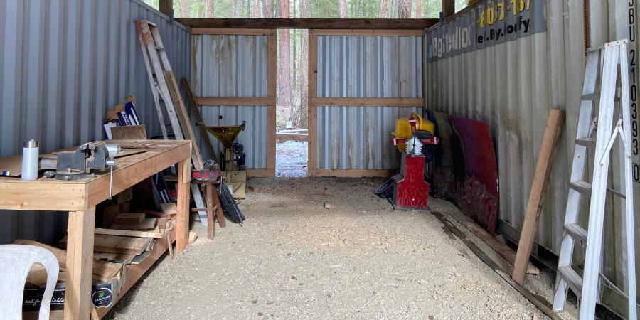 Blog_BackyardShedPestControl_900x450