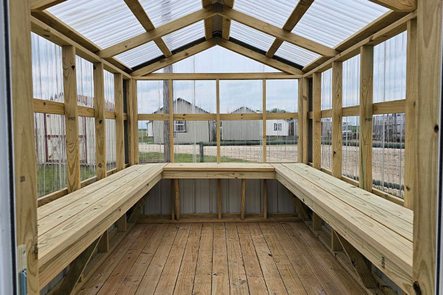 Gallery_Greenhouses_GreenhouseInterior_900x600