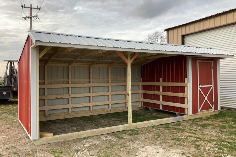 Gallery_Run-inShedwithTackRoom_RunInOnsite_900x600