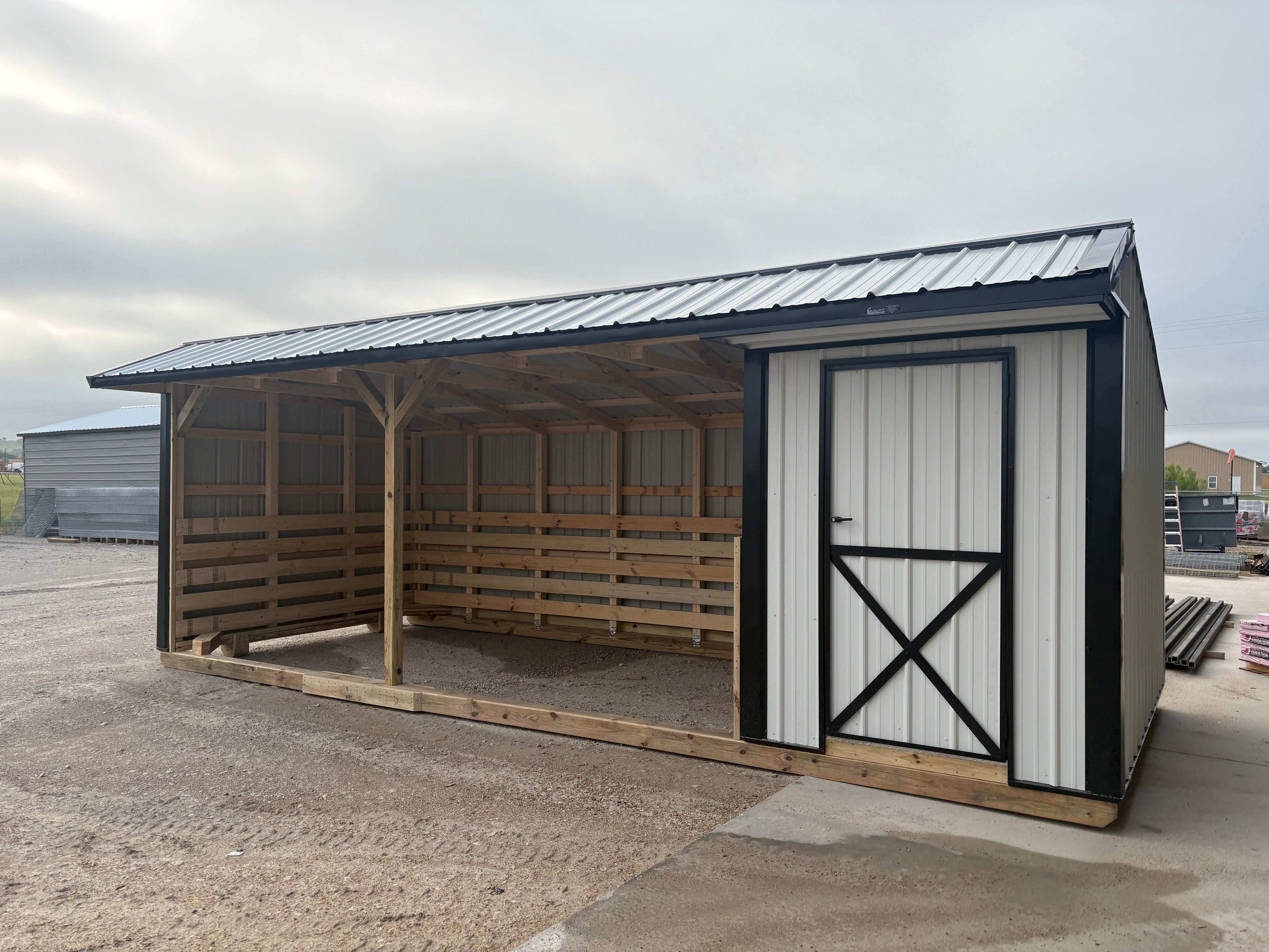 10x24 Metal Run-in Shed w/Tack Room #8046