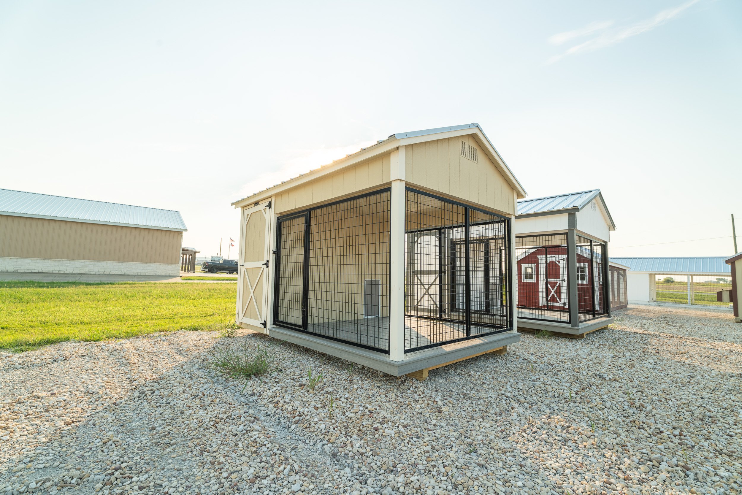 outdoor-dog-kennel-texas-01