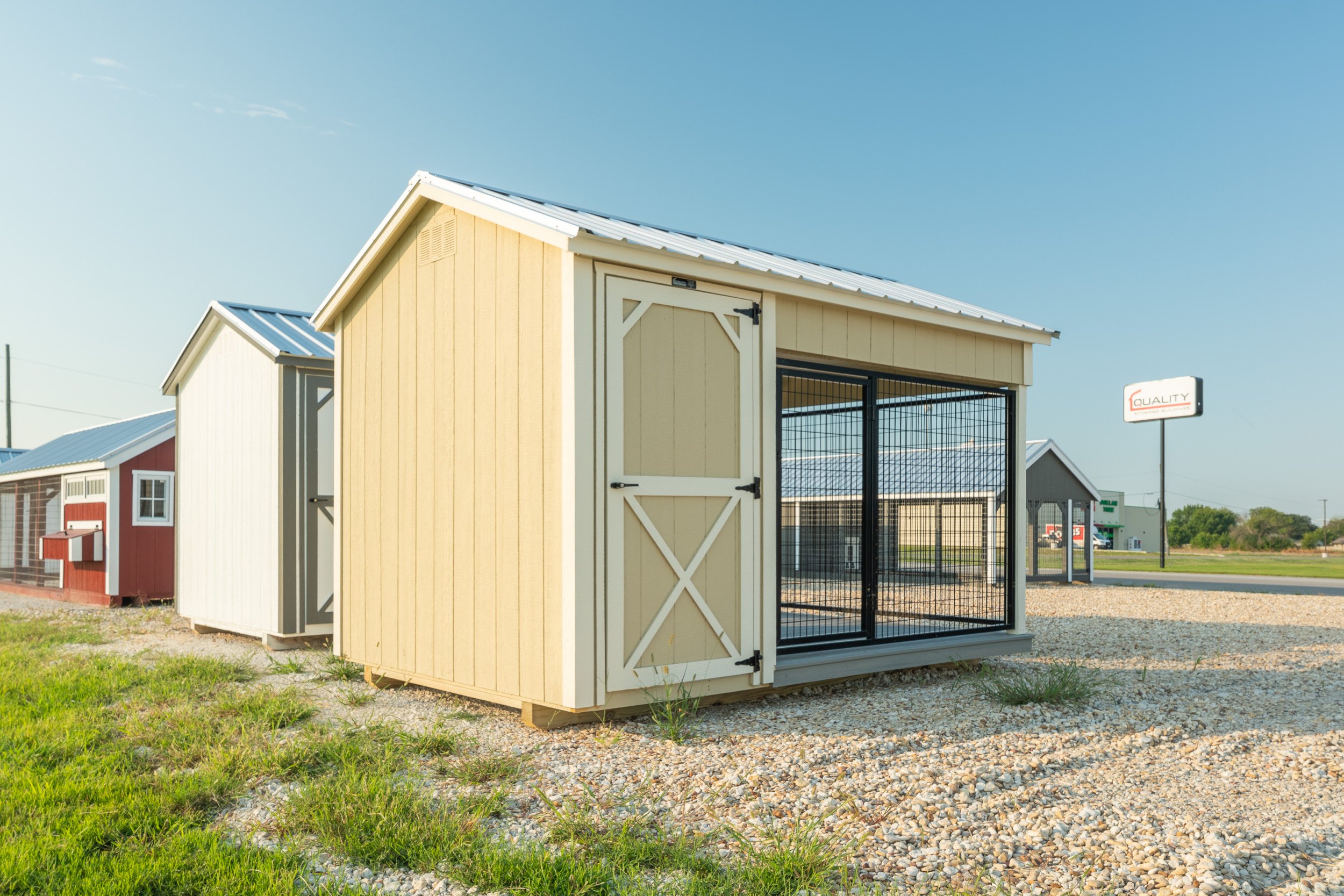outdoor-dog-kennel-texas-04