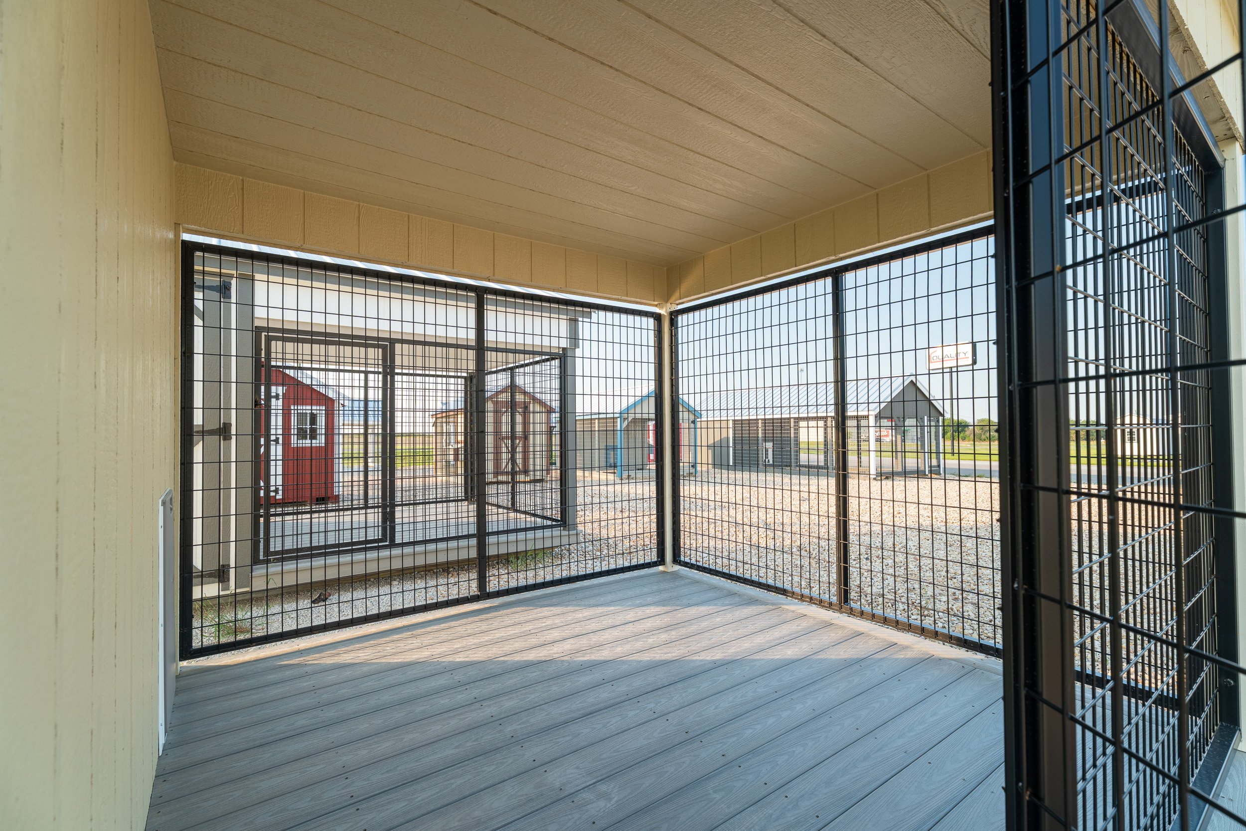 outdoor-dog-kennel-texas-06