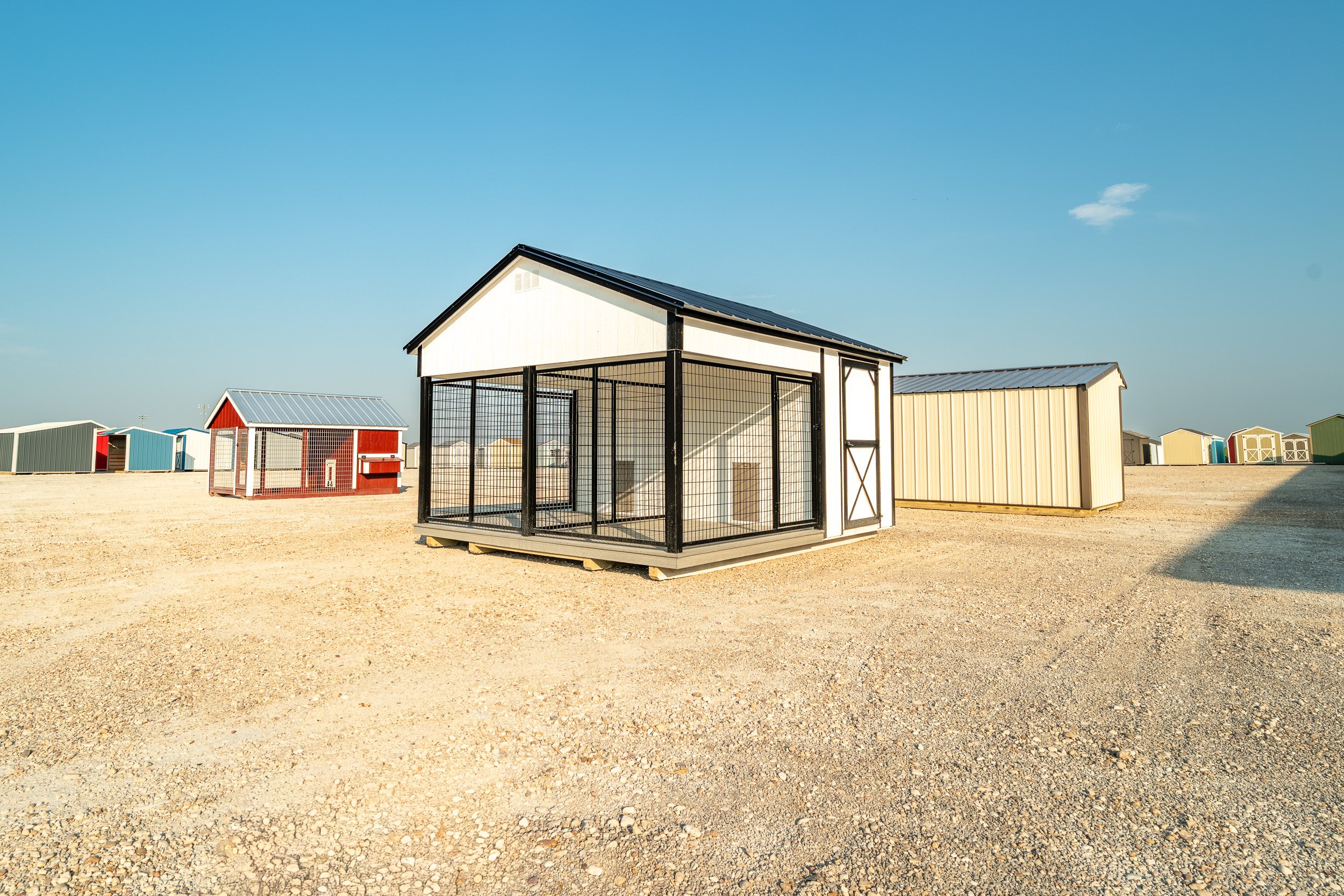 outdoor-dog-kennel-texas-11