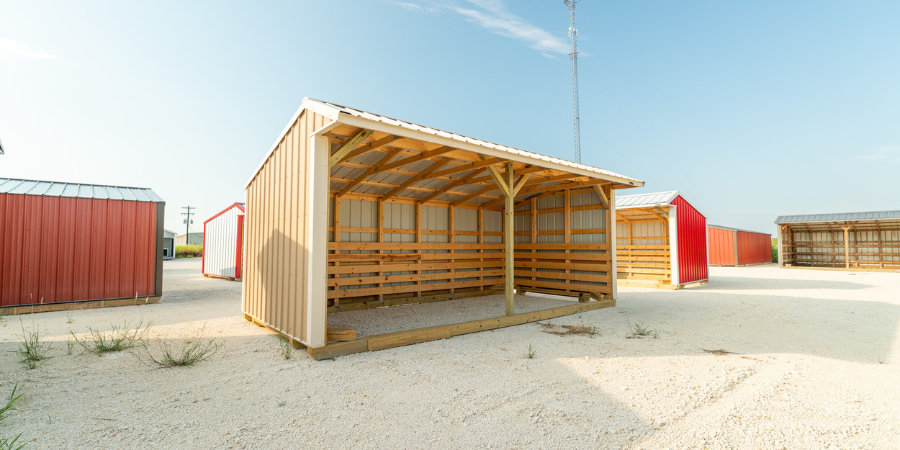 portable horse shelter interior