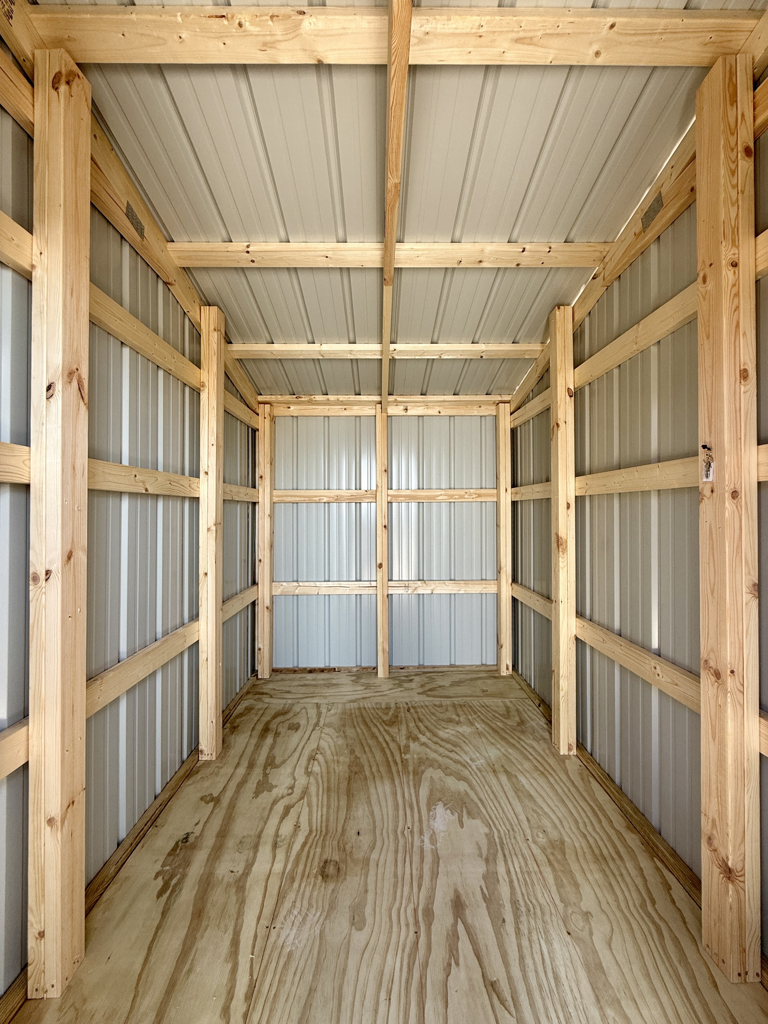 10x20 Metal Run-in Shed w/Tack Room #6974