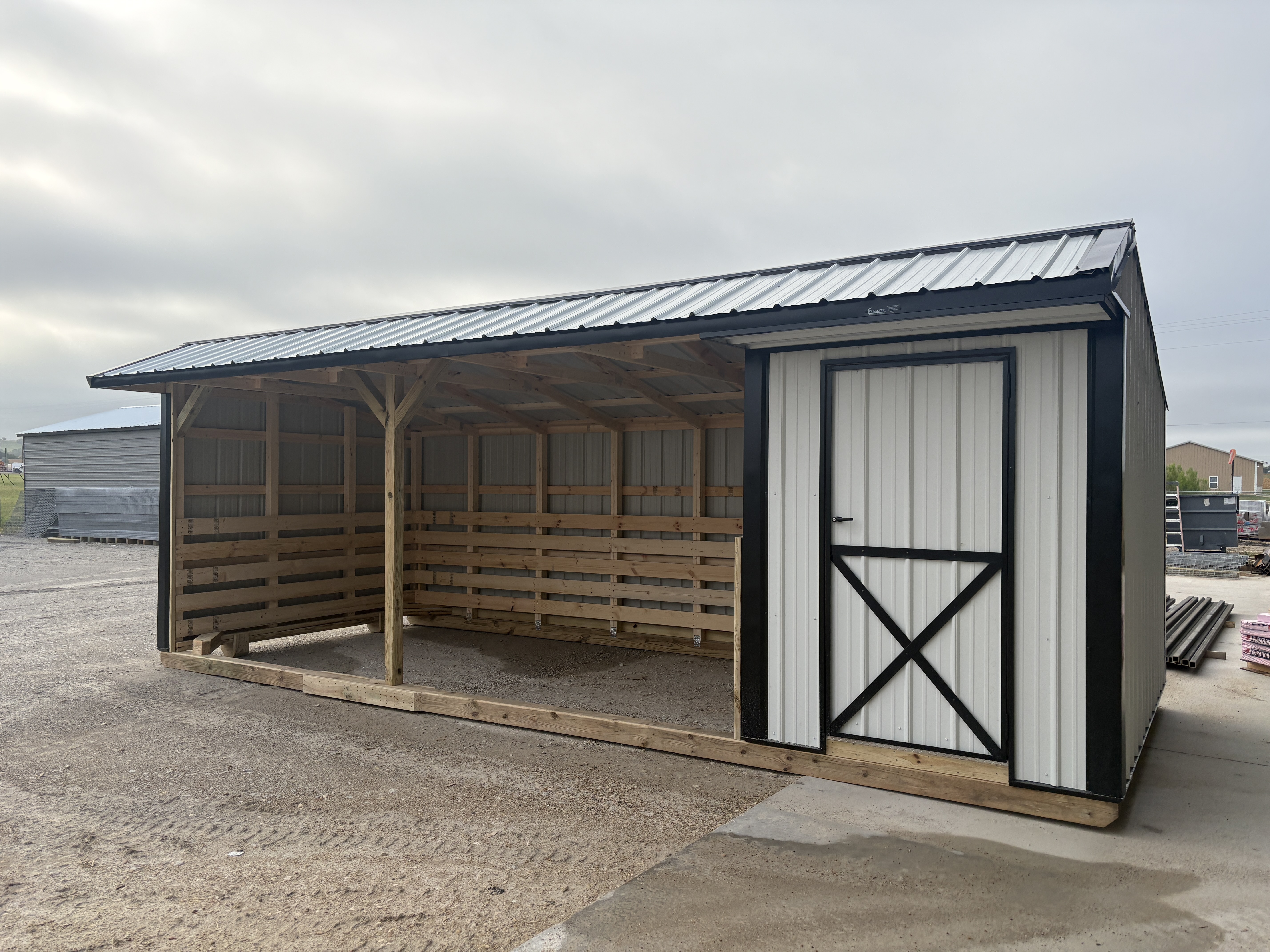 10x24 Metal Run-in Shed w/Tack Room #8046
