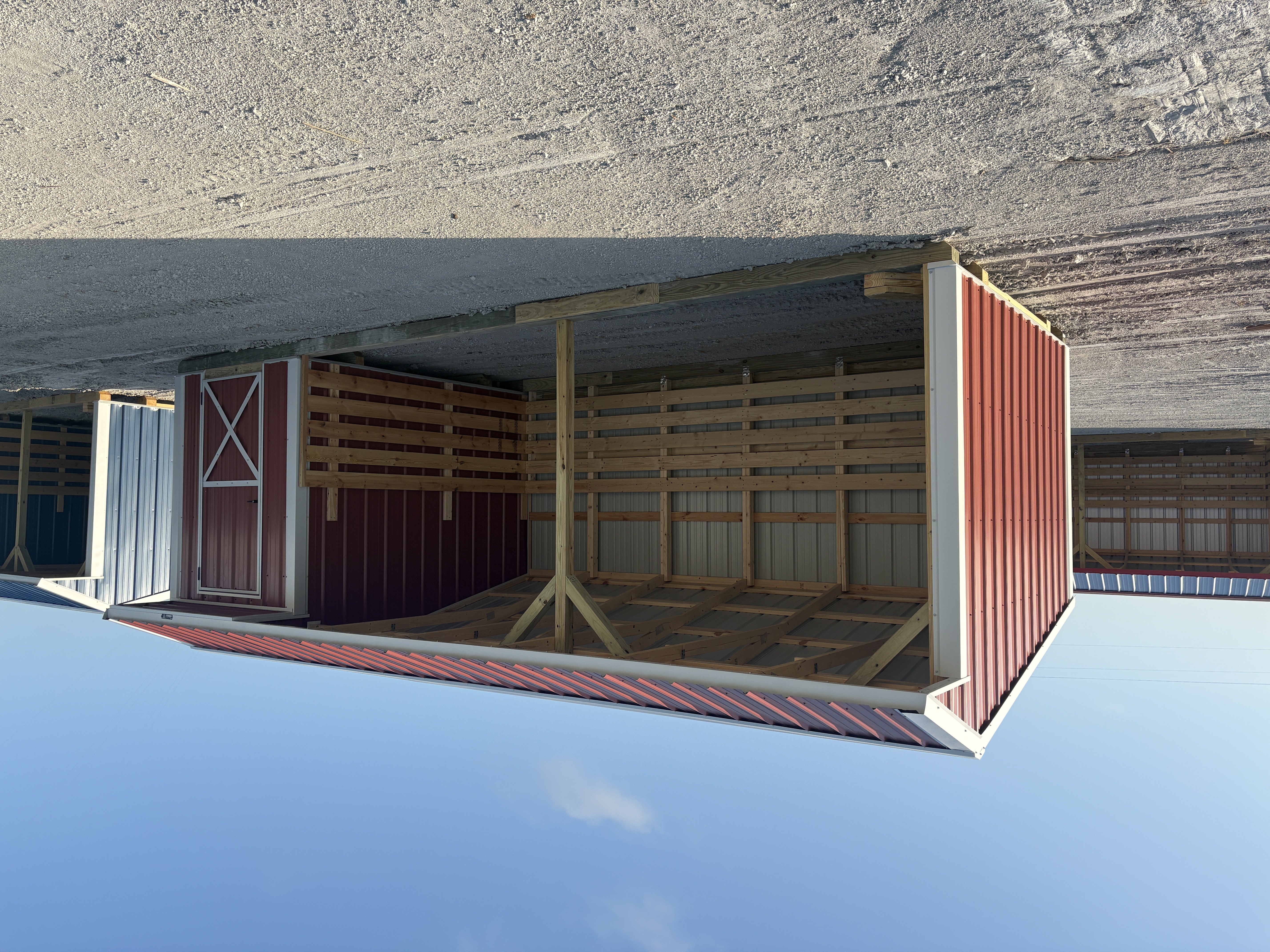 10x24 Metal Run-in Shed w/Tack Room #8386