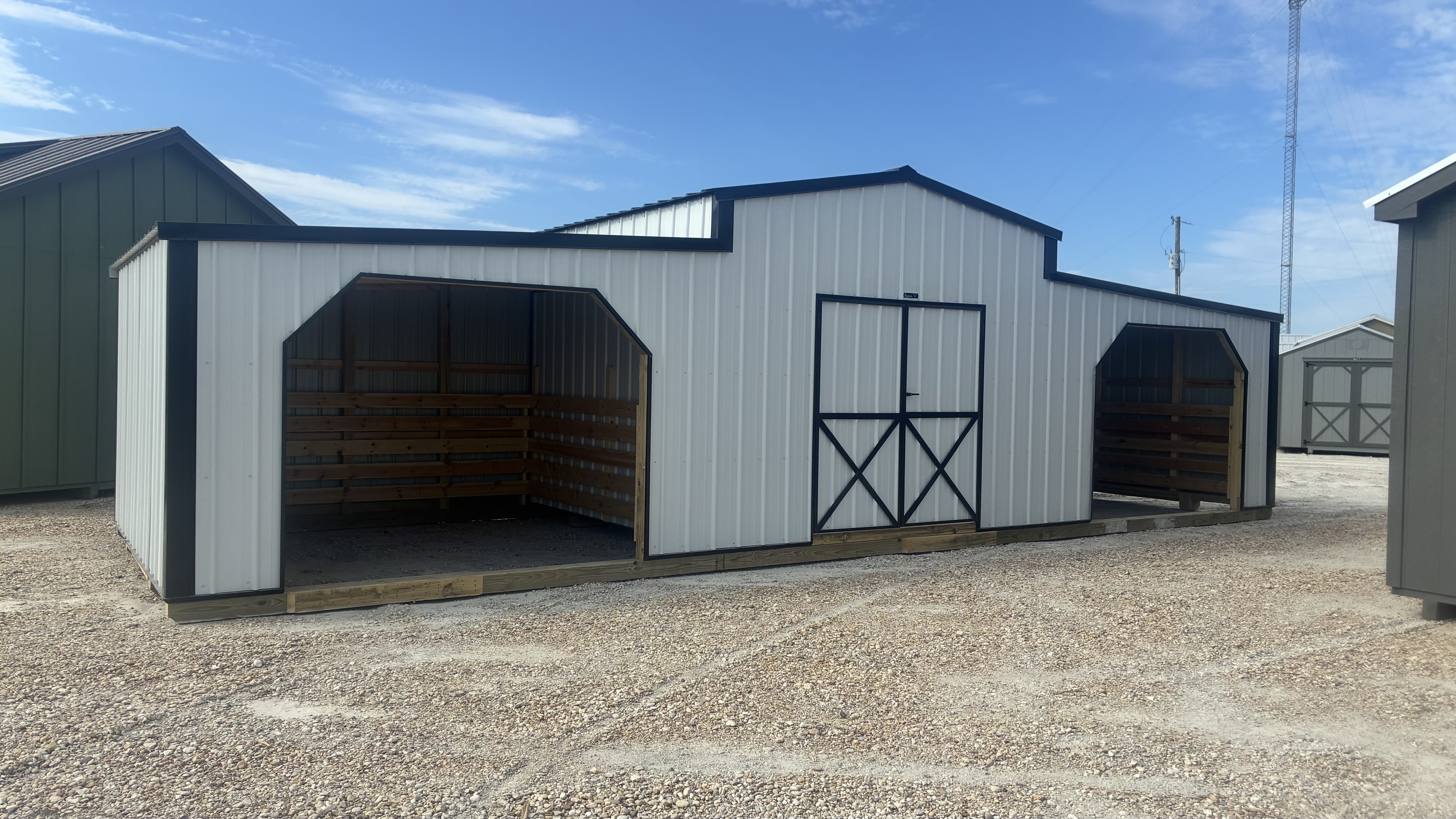 12x36 Metal Longhorn Run-in Shed w/Tack Room #7668