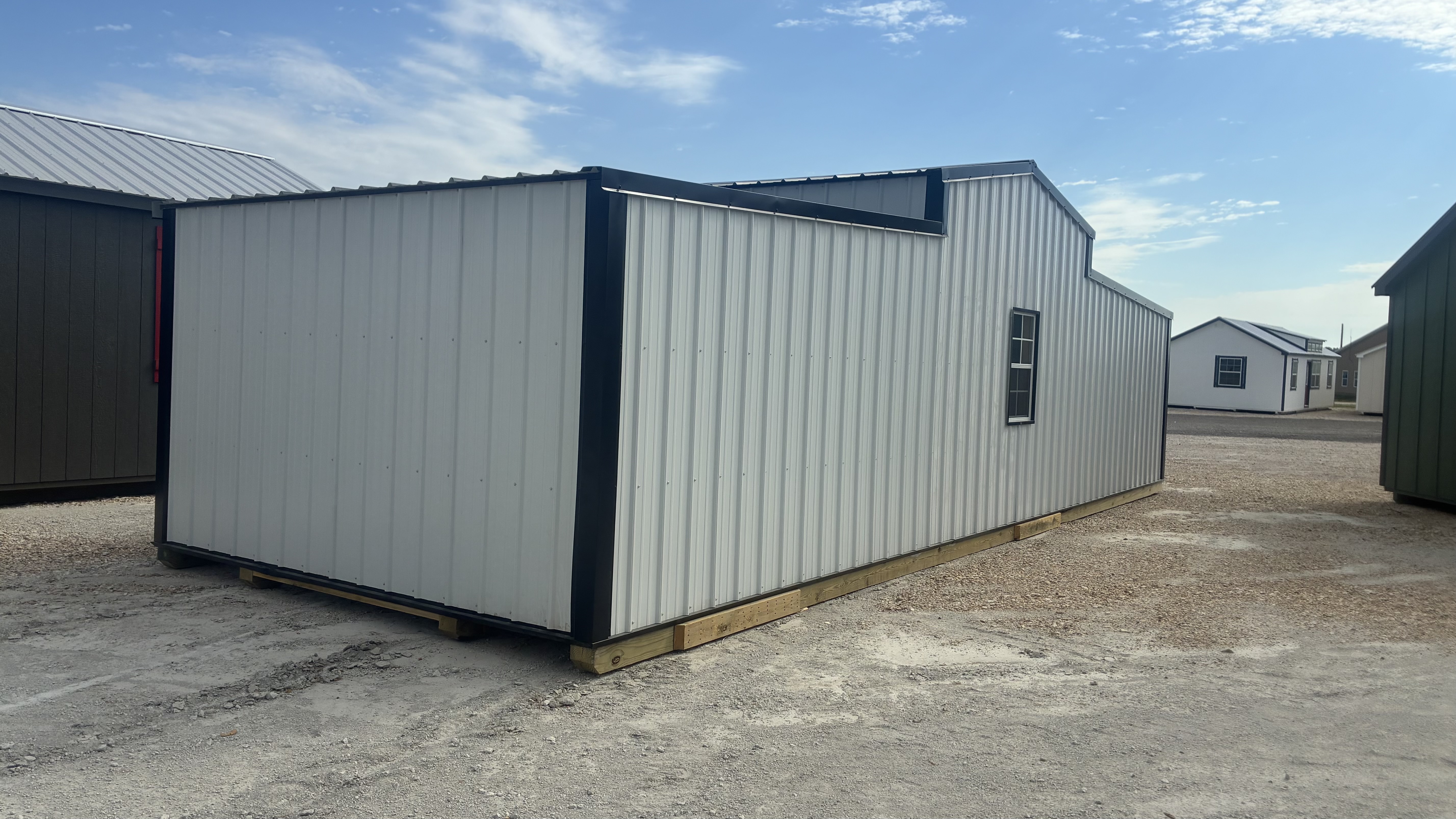 12x36 Metal Longhorn Run-in Shed w/Tack Room #7668