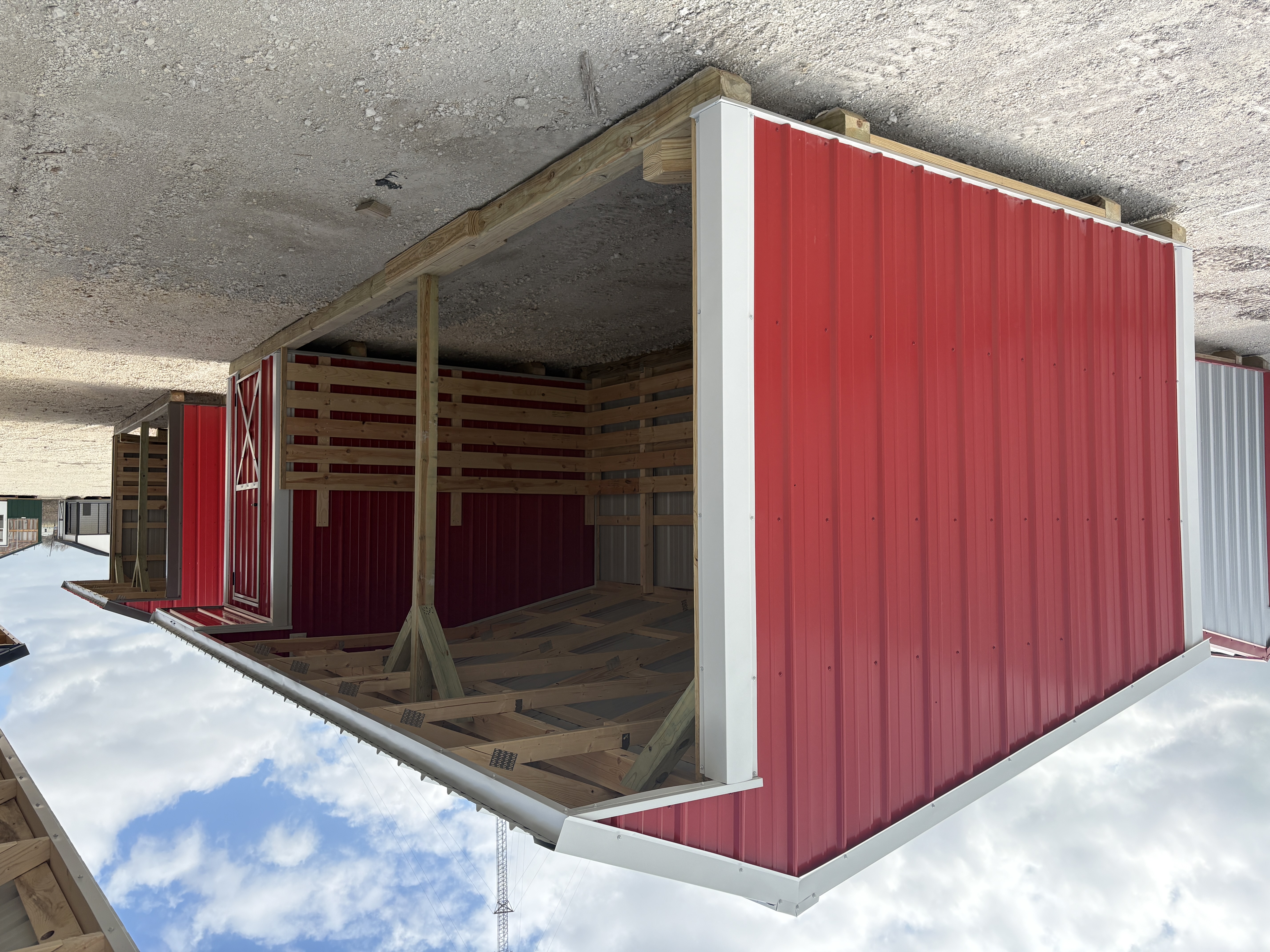 10x24 Metal Run-in Shed w/Tack Room #7342