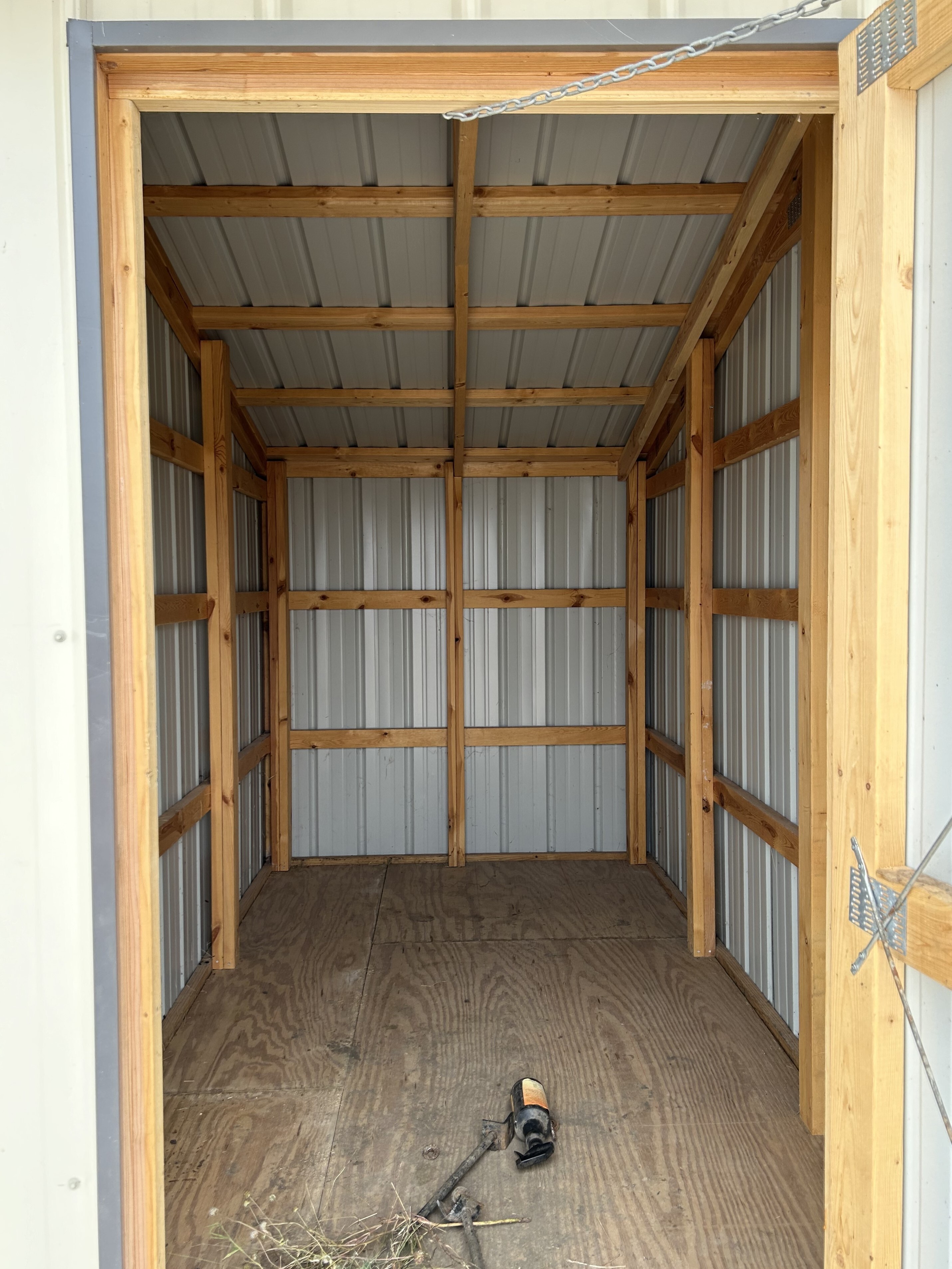 12x24 Metal Run-in Shed w/Tack Room #3280